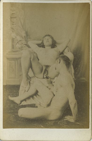 null [Photographe non identi?fié]. Pornographies, vers 1890. 14 e?preuves argentiques...