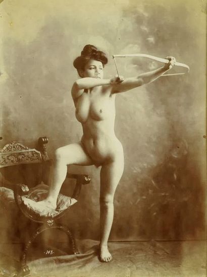 null Jean AGELOU et divers. Études de nu en studio, vers 1890. 6 épreuves d'époque...