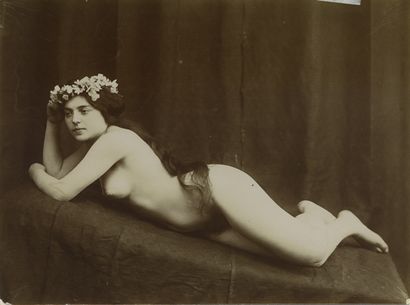 null [Photographe non identifié]. Études de nu, vers 1900. 5 épreuves argentiques...
