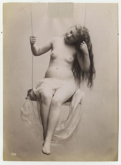  [Photographe non identifié]. Études de nu, vers 1900. 21 épreuves argentiques d'époque,...