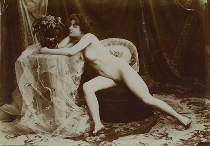 null [Photographe non identifié]. Études de nu, vers 1900. 19 épreuves argentiques...