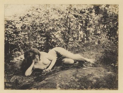 null [Photographe non identifié]. Études de nu en extérieur, picturalisme, vers 1900....