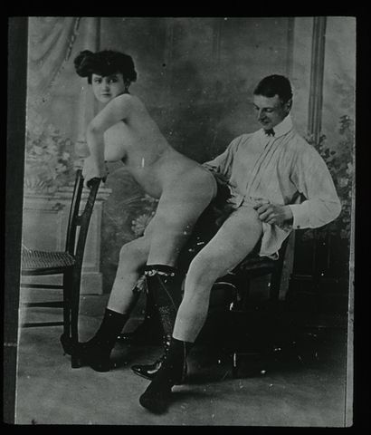 null [Photographe non identifié]. Pornographie études de nu et divers, vers 1900....