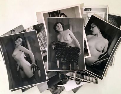 null [Photographes non identifiés]. Études de nu, lingerie et divers, 70 épreuves...