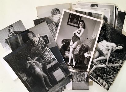 null [Photographes non identifiés]. Études de nu, lingerie et divers, 70 épreuves...