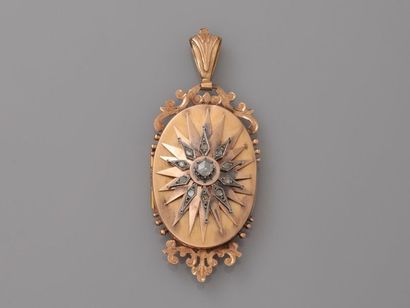 null Opening medallion, complete in yellow gold, 750 MM, centered with a rosette...
