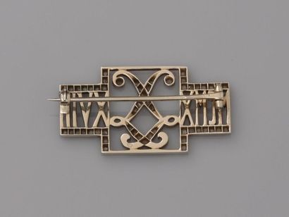 null Rectangular brooch in 750MM yellow gold and 900 MM platinum, marked with two...