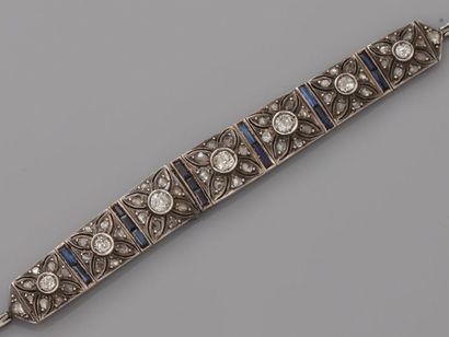 null Fin bracelet en or rose , 375 MM, formé de maillons rectangulaires centrés de...