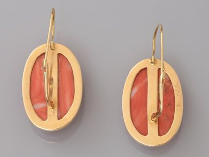 null Rare ear pendants, yellow gold "Poissardes" earrings, 750 MM, each setting a...