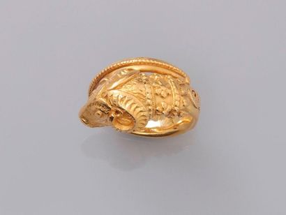 null ZOLOTAS, Bague " tête de bélier " en or jaune 900 MM, ., taille : 49, poids...