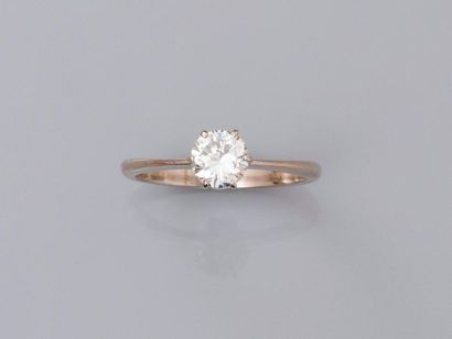 null Solitaire ring in white gold, 750 MM, set with a brilliant-cut diamond weighing...