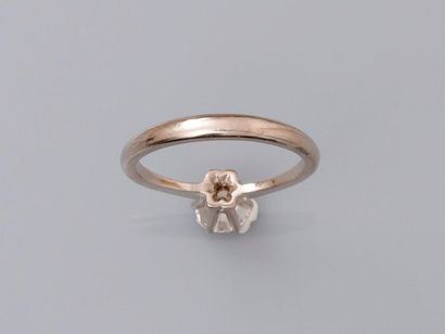 null Bague solitaire en or gris, 750 MM, ornée d'un diamant taille brillant pesant...