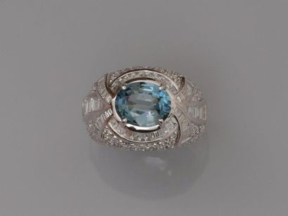 null Jolie bague " dôme " en or gris, 750 MM, recouverte de diamants taille brillant...