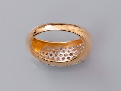 null Two-gold ring,,750 MM,,centereddonnthe centerdof a diamond pavement,,1 missing,,size:...