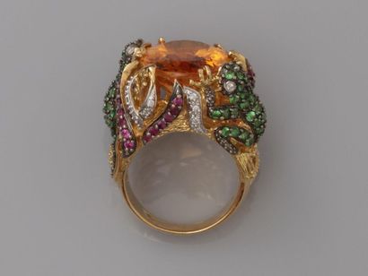 null Yellow gold ring, 750 MM, decorated with a large citrine weighing about 20 carats...