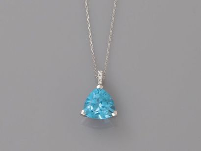 null Chain and pendant in white gold, 750 MM, decorated with a blue topaz, colour...