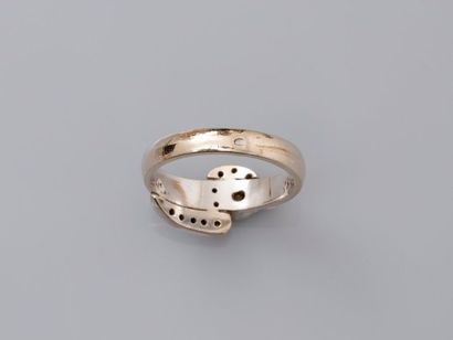 null Two-gold "ring" ring, 750 MM, set with diamonds, size: 56, weight: 5.7gr. r...
