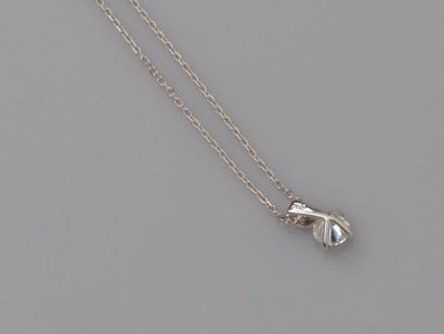 null Chain and pendant in white gold, 750 MM, set with an "extra white" brilliant...