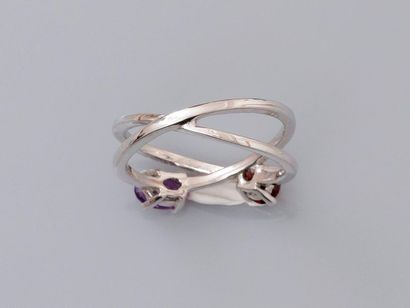 null Ring made of two white gold links, 750 MM, underlined by brilliants bearing...