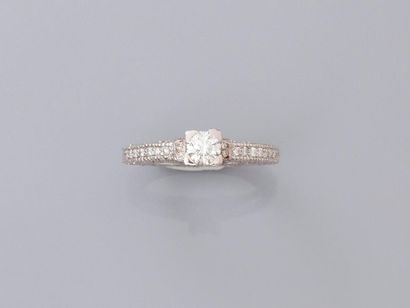 null Ring in white gold, 750 MM, set with a diamond weighing 0.40 carat, ring body...