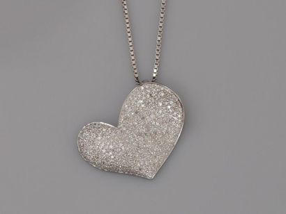 null Chain and pendant in white gold, 750 MM, drawing a stylized heart covered with...