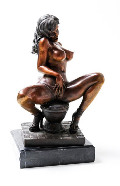 null [Unidentified Artist] The Toilet, 20th century. Bronze patina, 28 cm, on a 4...