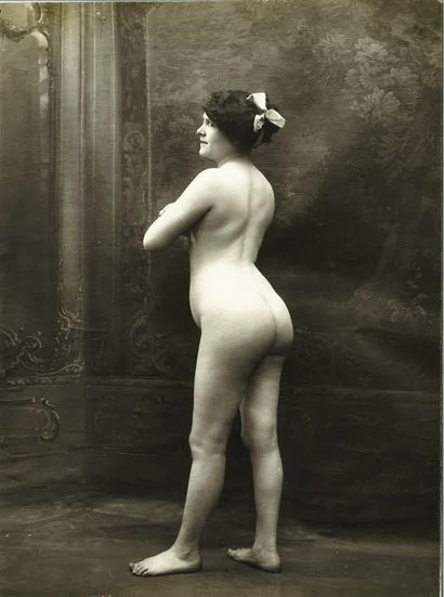 null 
 
[Photographe non identifié]. Études de nu, vers 1910. 3 épreuves argentiques...