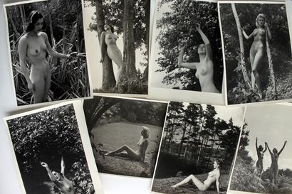 null Horace ROYE (1906-2002), CAMERA STUDIES CLUB. Studies of nudes in nature, circa...