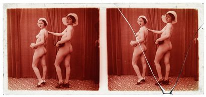 null [Jacques & Charles BIEDERER]. Scènes de genre, vers 1930. 10 plaques stéréoscopiques...