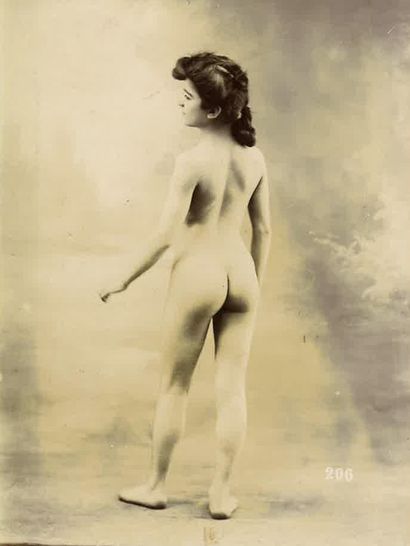 null 


[Unidentified photographer] Studio nude studies, ca. 1890. 13 period prints...