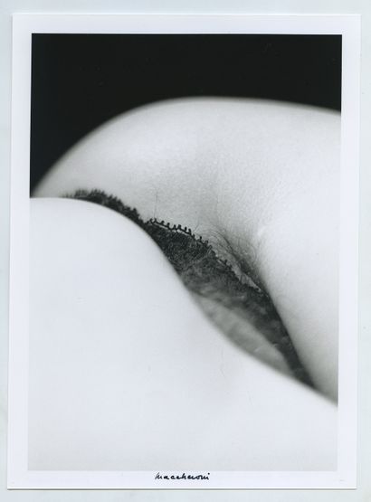 null Henri MACCHERONI (1932-2016). 4-21, l'une des 2000 photographies du sexe d’une...