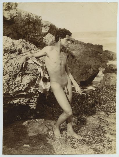 null Vincenzo GALDI (1871-1961), attribué à. Étude de nu masculin, vers 1910. Épreuve...