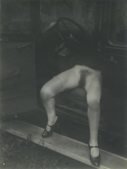 null MONSIOR X. Broken down, circa 1930. Period silver print, 24 x 18 cm.