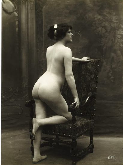 null 
 
[Unidentified photographer] Nude studies, ca. 1910. 3 period silver prints,...
