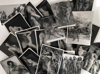null [Unidentified photographer] Naturism, nude studies, circa 1950. 45 period silver...