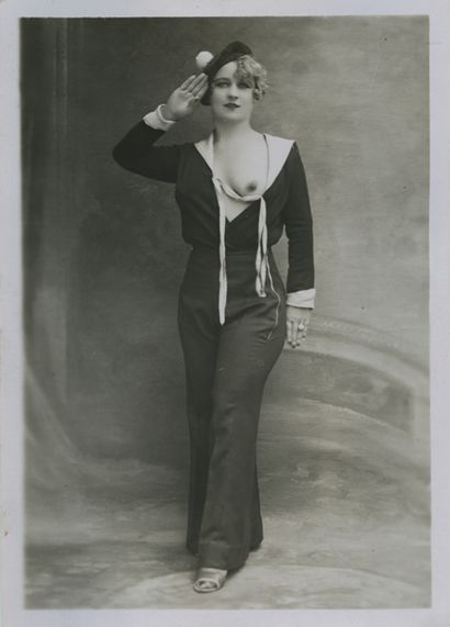 null Yva RICHARD (active entre 1913 et 1939). Pour aller au cine?ma, La Reine du...