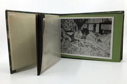 null [Photographe non identifié]. Masques à trois, vers 1950. Élégant recueil in-8...