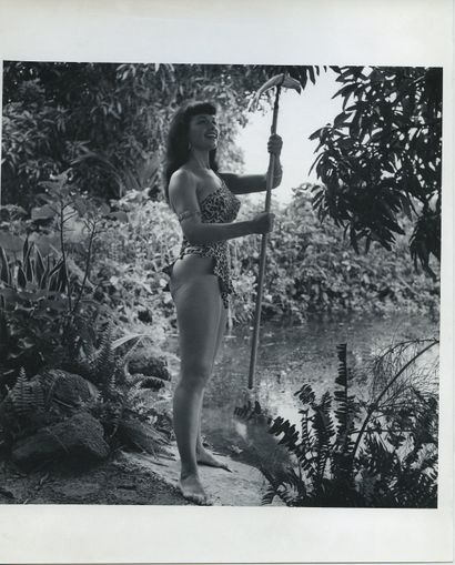 null Bunny YEAGER (1929-2014). Betty Page at the Africa USA Wildlife Park, Miami,...