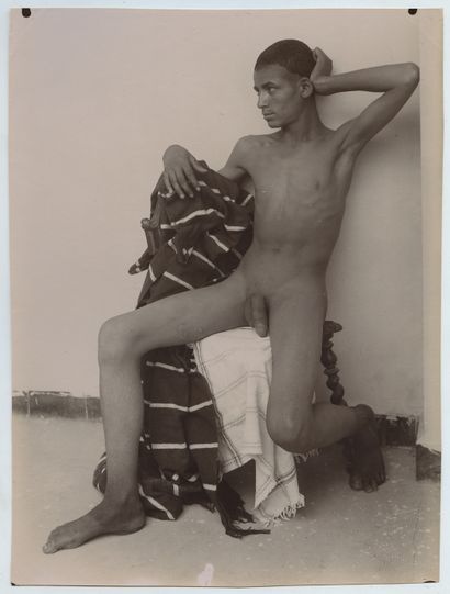 null Vincenzo GALDI (1871-1961), attribué à. Étude de nu masculin, vers 1910. Épreuve...