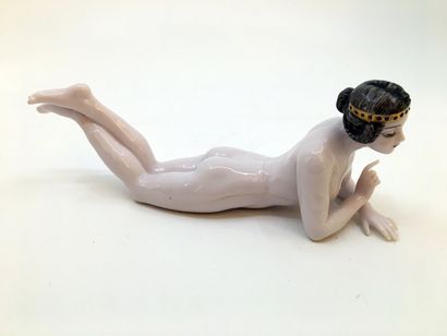 null DRESSEL & KISLER. Young naked woman lying down, Germany, circa 1890. Porcelain,...