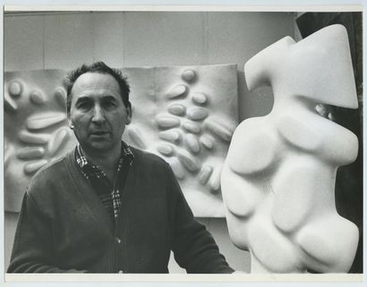 null Étienne HAJDU (1907-1996), sculpteur d'origine hongroise. Épreuve argentique...