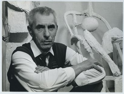 null Robert COUTURIER (1905-2008), sculpteur. Épreuve argentique d'époque, 17 x 23...