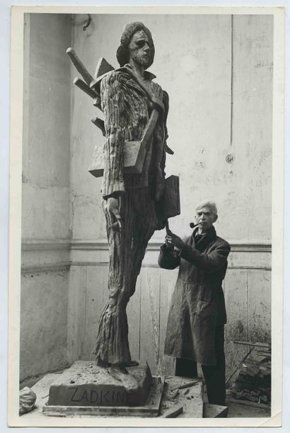 null Ossip ZADKINE (1890-1967), sculpteur d'origine russe. Épreuve argentique d'époque,...