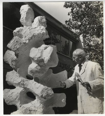 null André BLOC (1896-1966), architecte, sculpteur et éditeur et fondateur de diverses...