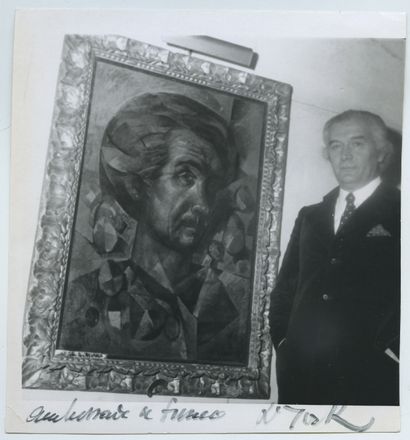 null Enzo CINI (1921-2002), peintre. Épreuve argentique d'époque, 12,8 x 11,8 cm....