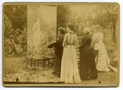null 
Louise ABBÉMA (1853-1927), peintre et graveuse, connue pour ses portraits mondains....