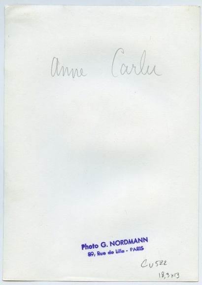 null Anne CARLU (1895-1972), peintre. Épreuve argentique d'époque, 18,3 x 13 cm....