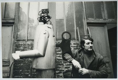 null Michel GUINO (1926-2013), sculpteur. Épreuve argentique d'époque, 19,2 x 29...