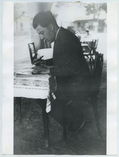 null André BRETON (1896-1966), poète et écrivain. Contretype argentique 23 x 17,5...