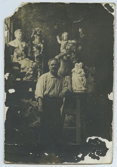 null Paul DARBEFEUILLE (1852-1933), sculpteur. Épreuve argentique d'époque, 11 x...